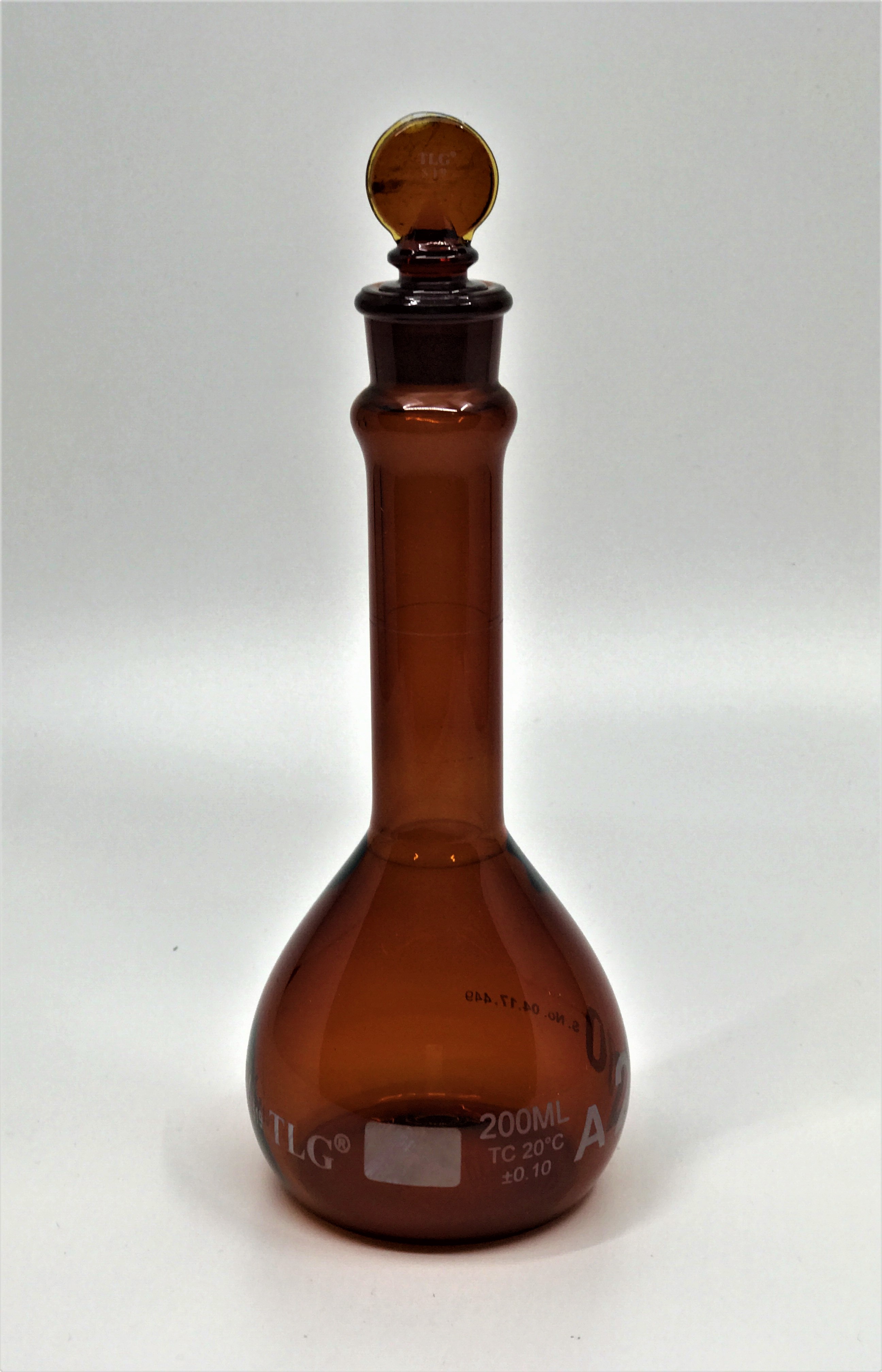 Fiole jaugée sérialisée et certifiée, ambre faiblement actinique, 200 ml, col large, bouchon en verre n° 19, classe A, Selon les normes USP