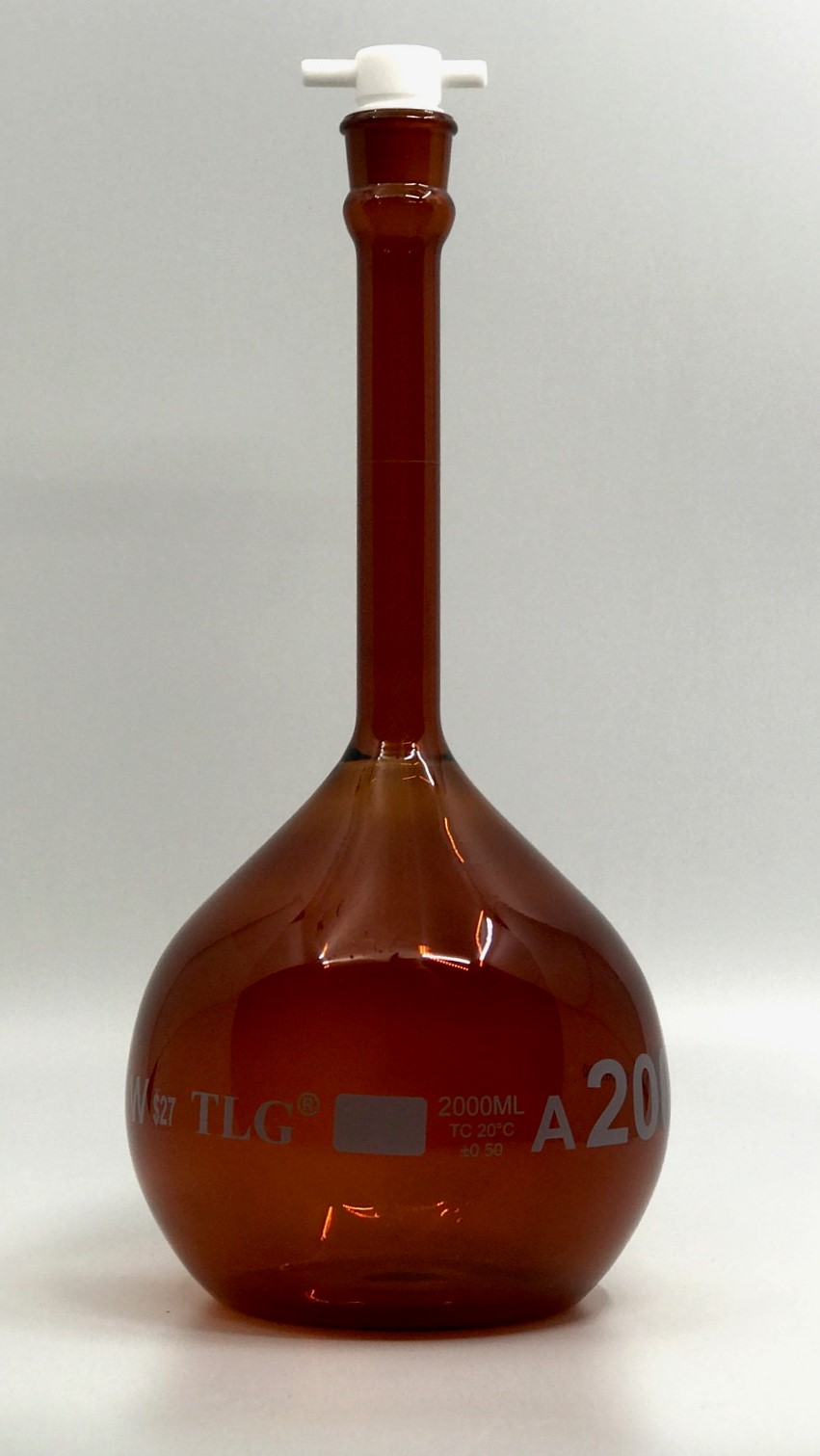 Fiole jaugée, ambre faiblement actinique, 2000 ml, col large, bouchon PTFE n° 27, classe A, Selon les normes USP
